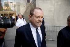 Konec ticha o sexuálním násilí. K soudu doputoval Weinsteinův případ, který spustil MeToo