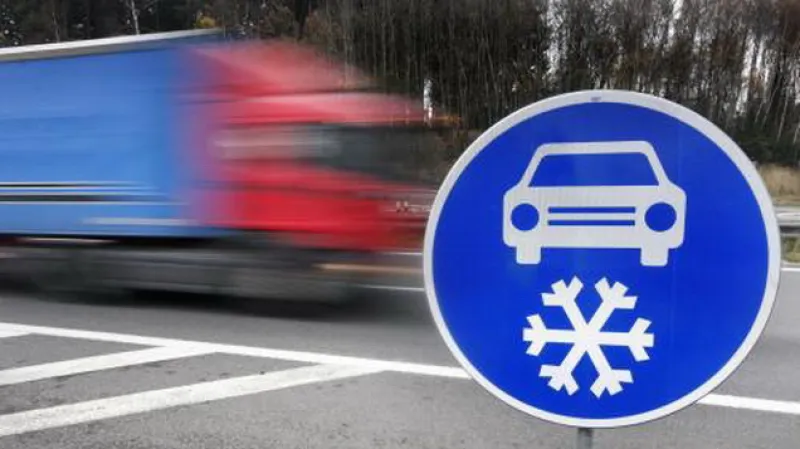 Dopravní značka Zimní výbava