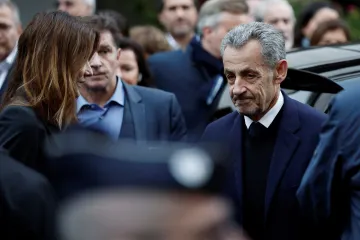 Sarkozy nastoupil do vězení, vzápětí se odvolal