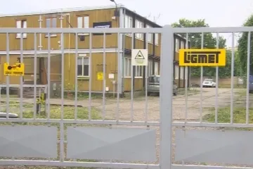 Nelegální ubytovna v Hradci Králové obtěžuje místní. Magistrát nemá na její zrušení kompetence