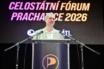 Hřib obhajuje křeslo předsedy Pirátů, jeho vyzyvatelem je Witosz