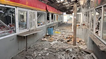 NEPOUŽÍVAT ZNOVU - NELZE ARCHIVOVAT Trh v Nikopolu po ruském útoku (4. dubna 2026)