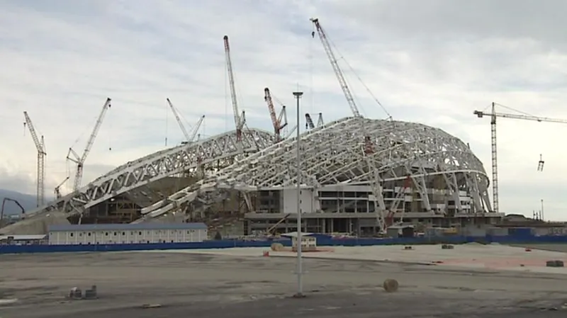 Stavba stadionu pro zahajovací a závěrečné ceremoniály