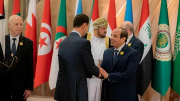 Bašár Asad si v Džiddě potřásl rukou i s egyptským prezidentem Abdalem Fattáhem Sísím