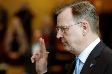 Tišení durynské bouře. Novým zemským premiérem se stal levicový Bodo Ramelow