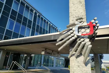 Odvolaný člen dozorčí komise má nárok na náhradu škody od ČT, potvrdil soud