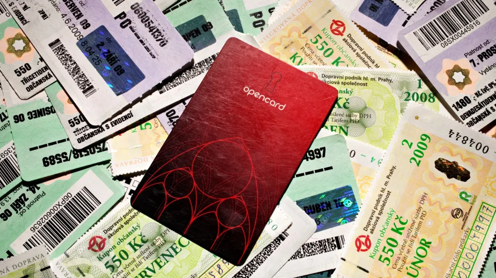 Praha začne opět tisknout papírové kupony