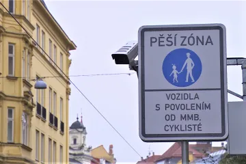 Provoz v centru Brna zeslábl. Na povolení nedosáhly ani rozvozy jídel