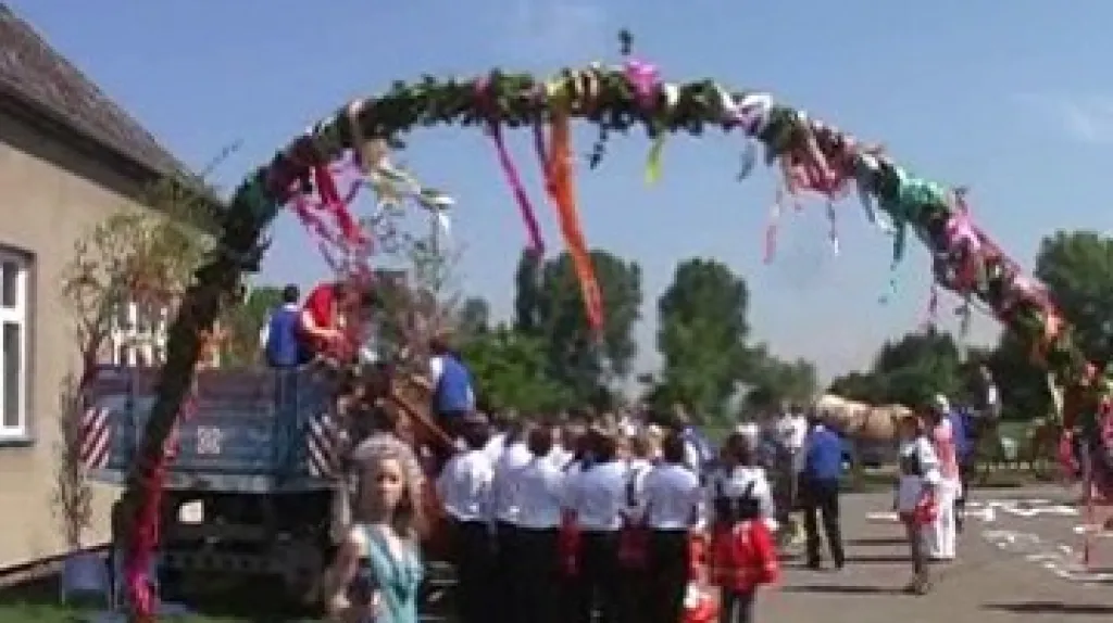 Máje ve Veltrubech