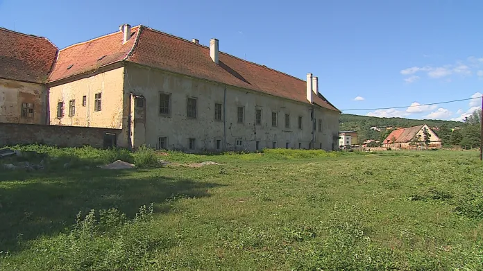 Opravy zámku v Oslavanech