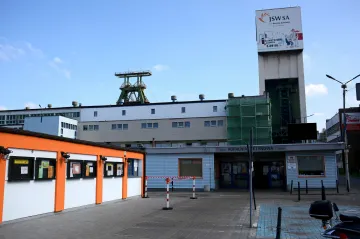 Záchranáři našli v polském dole další dva mrtvé horníky. Nezvěstní zůstávají čtyři havíři
