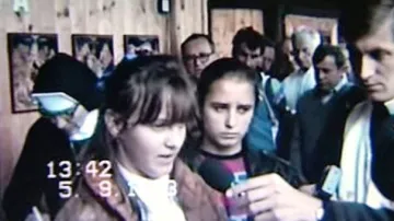 Iveta a Katka v roce 1990 po zjevení Panny Marie
