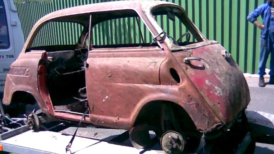 Pozůstatek starého BMW z roku 1958