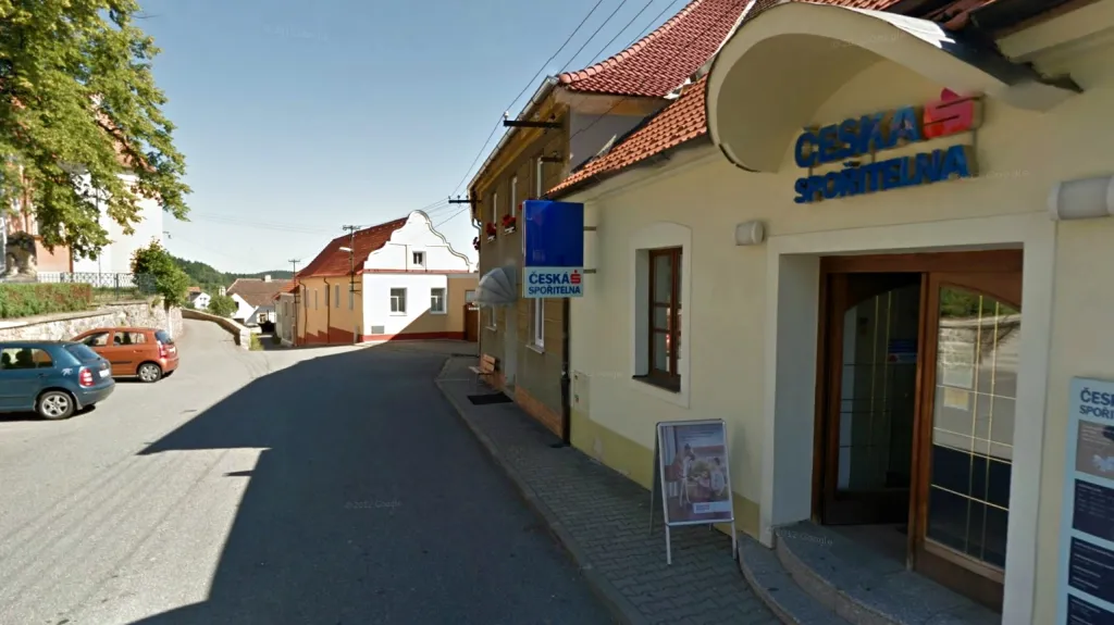 Česká spořitelna ve Lhenici