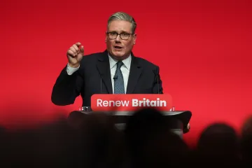 V Británii probíhá „boj o duši“ země, míní Starmer