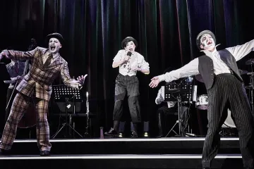 Recenze: Hovory na útěku neutíkají před ničím