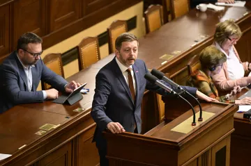K prosazení priorit mají koalici pomoci mimořádné schůze sněmovny