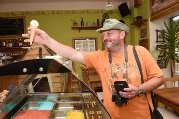 Loštičtí nedají na „tvargle“ ze své výrobny dopustit. I když obal říká, že syrečky jsou z Olomouce