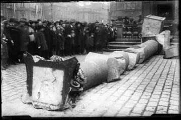 Svržení Mariánského sloupu si u Sauera měli objednat levicoví politici. Žižkovský bohém se k němu přiznal až po letech