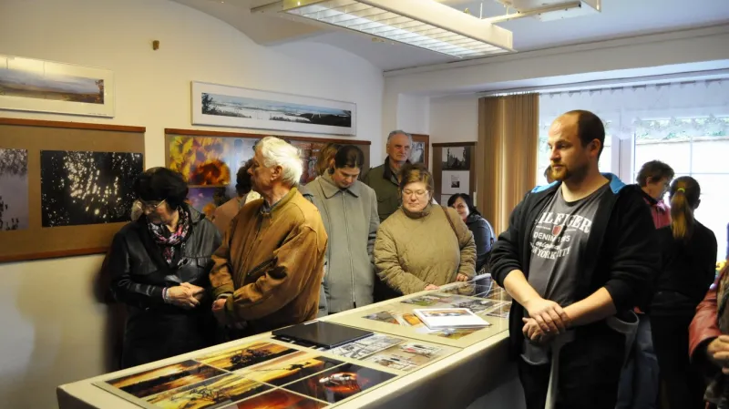 Z výstavy Evy Vokaté a Vlasty Fišrové