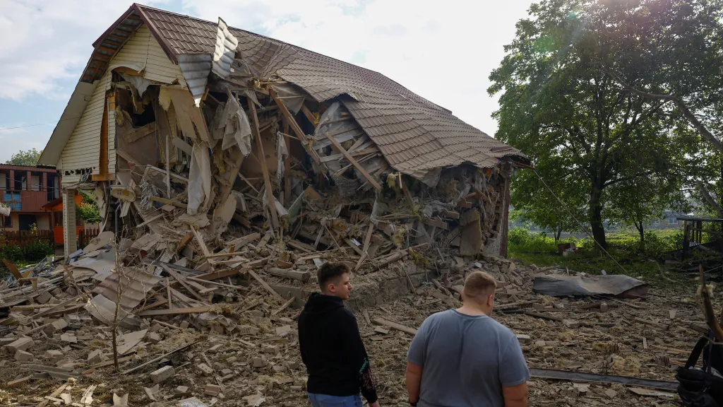 Následky ruského dronového útoku u Kyjeva (18. 5. 2025)