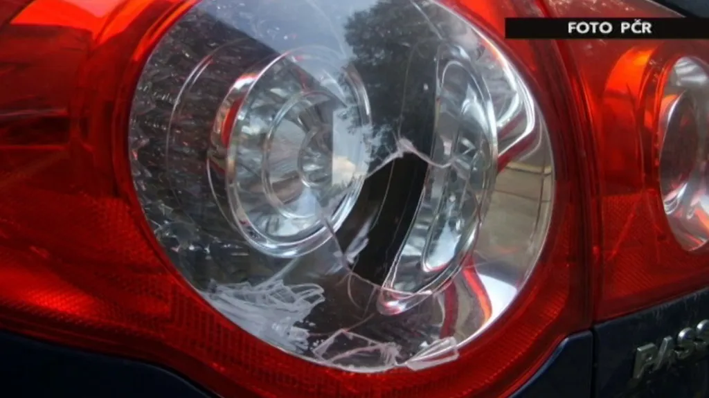 Poničený automobil