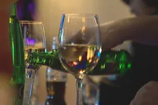 Alkohol teče v Česku proudem, rizikově pije milion lidí. Hodně problémů s ním nově mají senioři