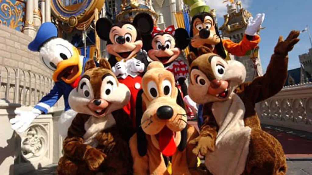 Průvod Disneylandem