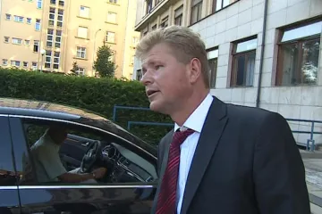 Vazba je zbytečná. Obhájci chtějí dostat obviněné v kauze úniku informací na svobodu