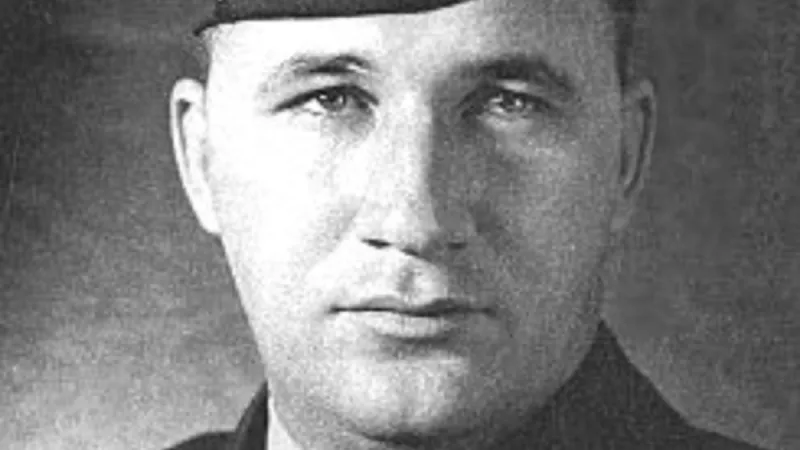 Plukovník Leonard T. Schroeder