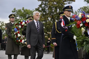 Pieta na Vítkově připomněla výročí vzniku Československa, nad památníkem přelétly gripeny