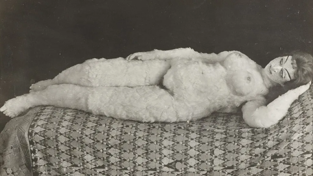 Loutka Almy Mahlerové, kterou si nechal vyrobit Oskar Kokoschka