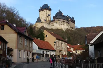 Odkládaná rekonstrukce Karlštejna začala. Prohlídky ale budou pokračovat