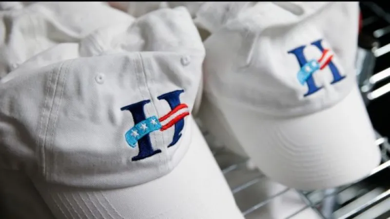 Boj o Bílý dům začíná naplno. Clintonová se hlásí