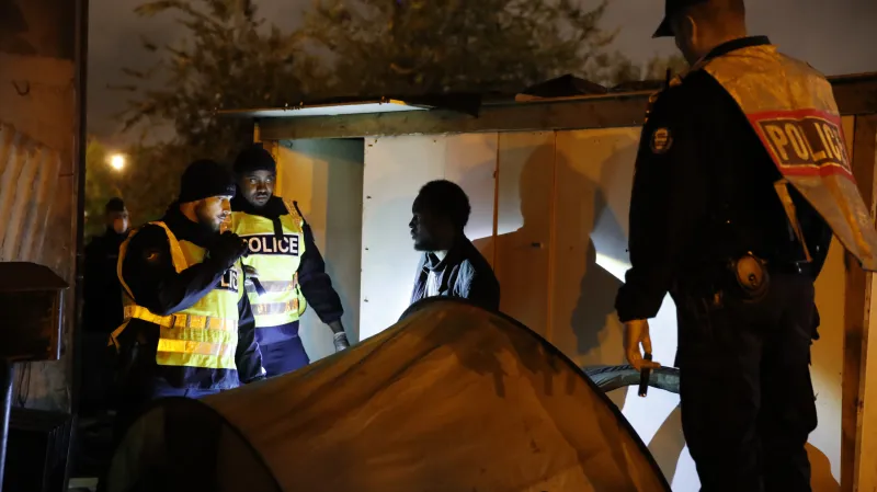 Likvidace uprchlického tábora v Paříži