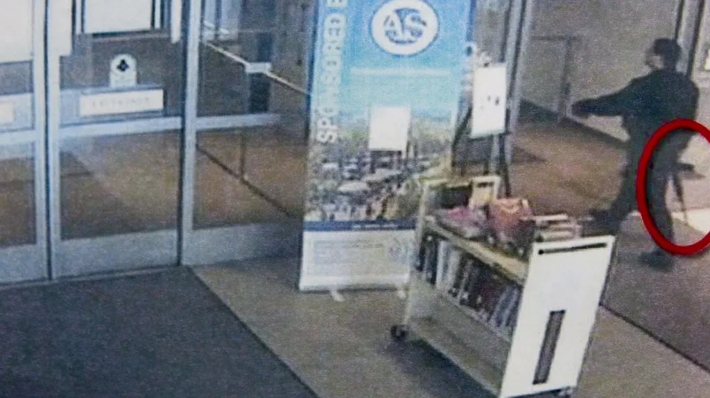 Záběr střelce na bezpečnostní kameře