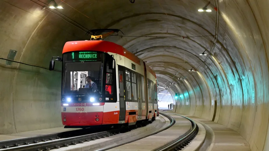 Novým tunelem v Brně poprvé projela tramvaj