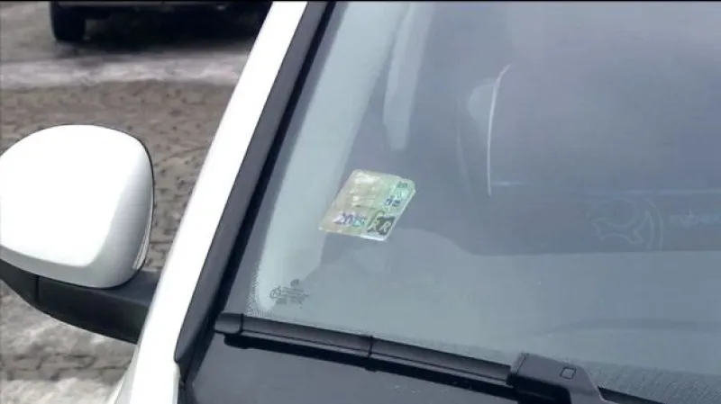 Policie dopadla prodejce falešných dálničních známek