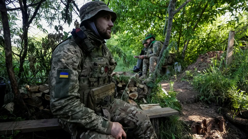Ukrajinští vojáci poblíž fronty v Doněcké oblasti