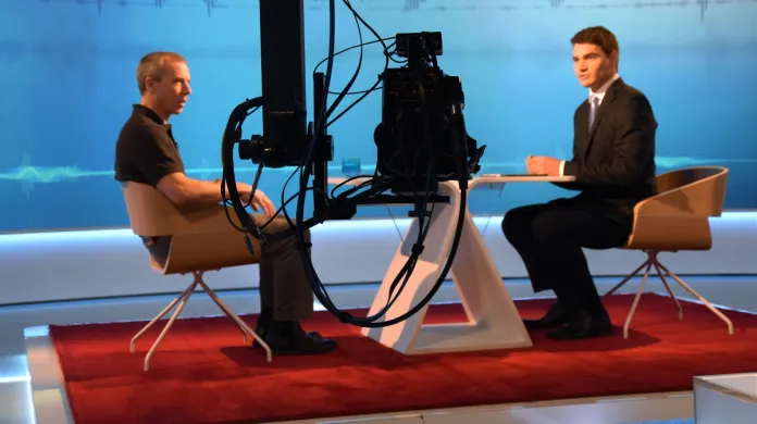 Astronaut Andrew Fesutel na natáčení v České televizi