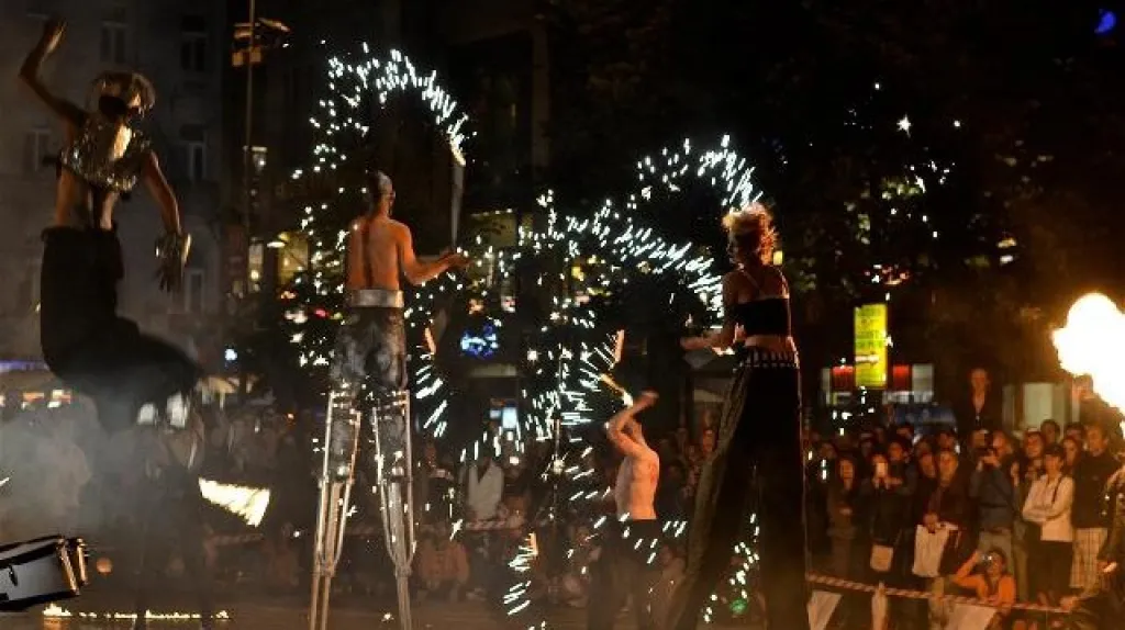 Amanitas Fire Theater na Václavském náměstí