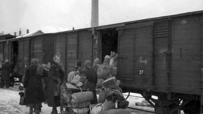První transport z Mariánských Lázní do americké okupační zóny Německa 25. ledna 1946