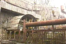 30 let zpět: Přestavba Strahovského tunelu a obchodního centra na Smíchově