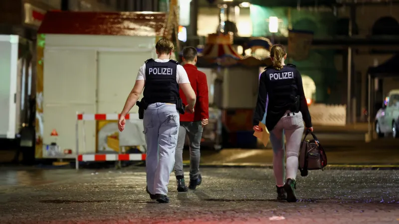 Německé bezpečnostní složky v centru města Solingen