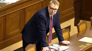Ministr práce a sociálních věcí Aleš Juchelka (ANO) na mimořádné schůzi sněmovny