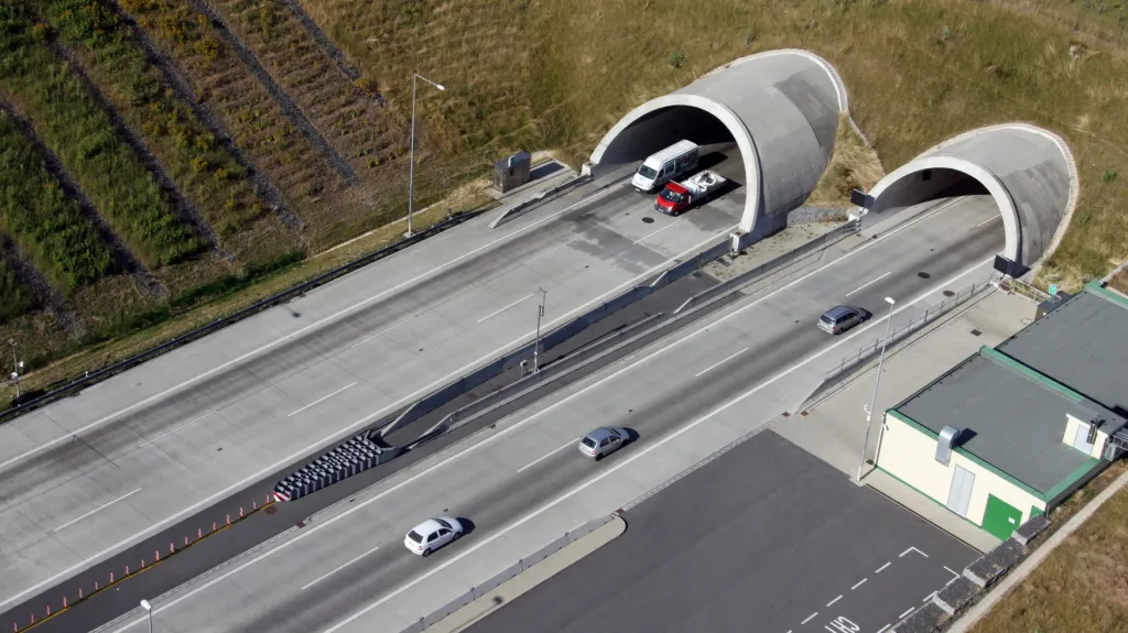 Komořanský tunel