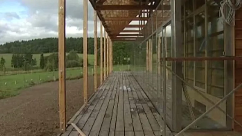 Stavba Lesovny pro Správu Lesů města Písek podle návrhu Martina Rajniše