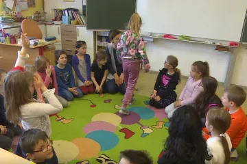 Některé školky na Pardubicku přestaly přijímat děti z okolních obcí, nemají místo