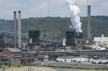 Při explozi v koksovně u Pittsburghu zemřel člověk
