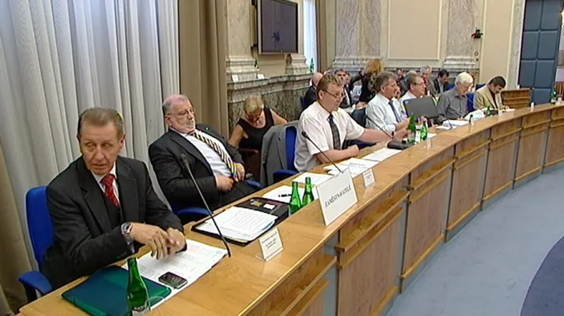 Jednání tripartity